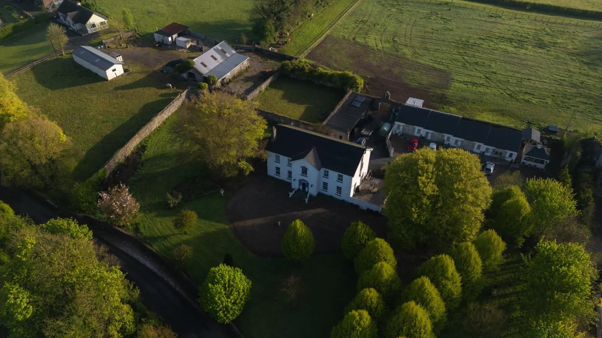 Bed & Breakfast The Carriage Houses At Beechpark House Bunratty